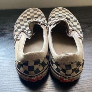 vans checkerboard slip ons 9.5